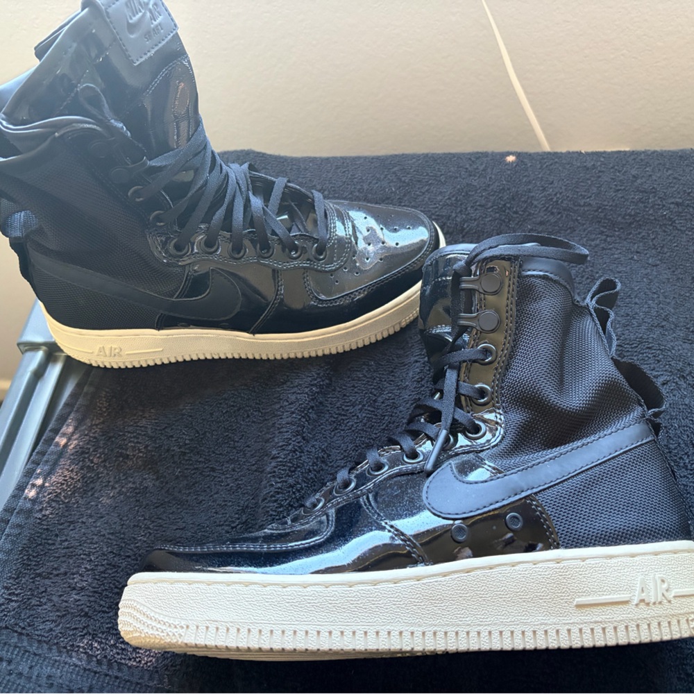 Nike Women's Black and Cream High-Top Sneakers